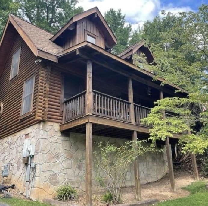 Rustic Black Bear Cabin Pigeon Forge Buitenkant foto