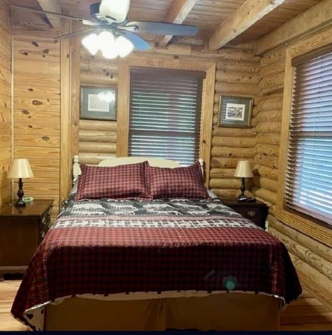 Rustic Black Bear Cabin Pigeon Forge Buitenkant foto